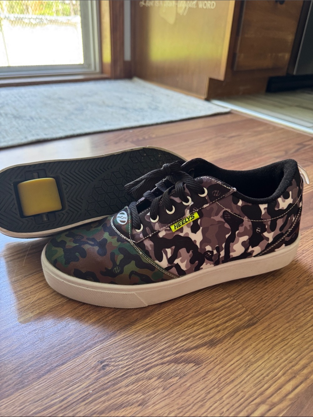 Heelys Men’s Camo Lace-Up Skate Sneakers on Green, Black, Brown